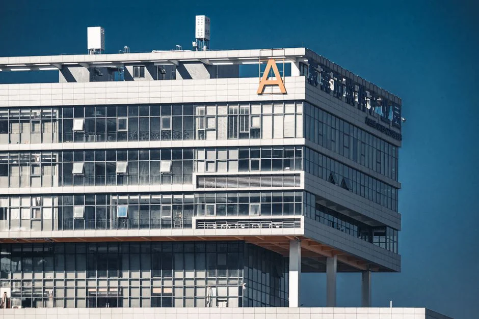 Accenture Slashes Full-Year Outlook — IT Sector Recovery at Risk