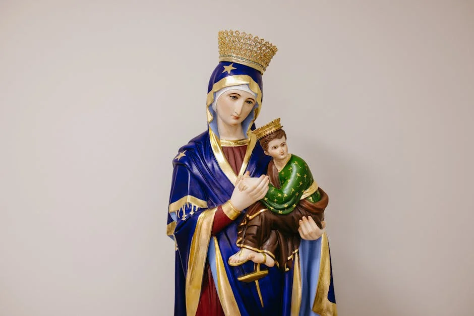 Anne Hathaway’s ‘Burial’ sparks debate on Mother Mary’s symbolism in Hollywood culture — Culture Religion