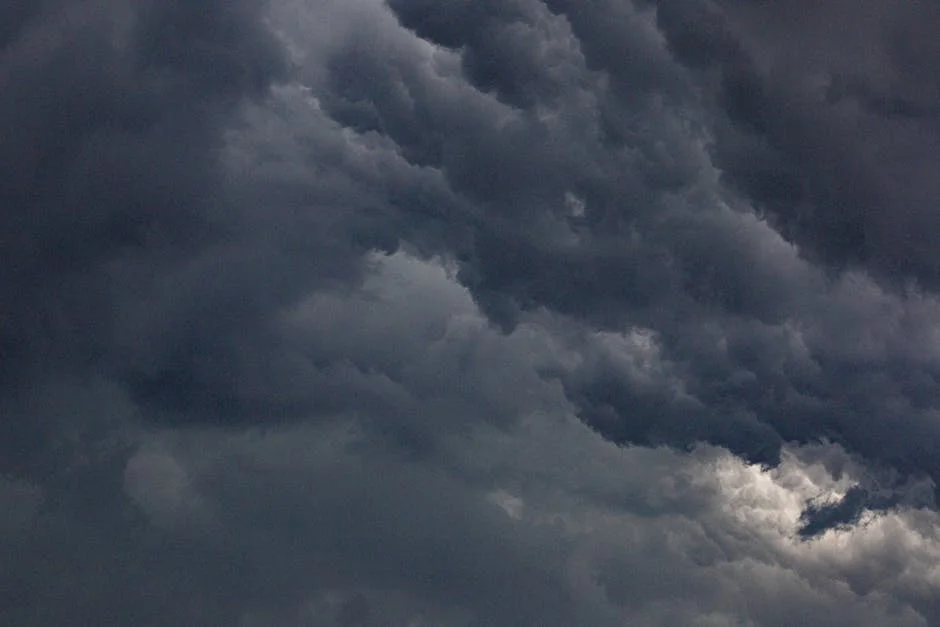 Delhi Orange Alert: How Thunderstorms Will Disrupt Your Week