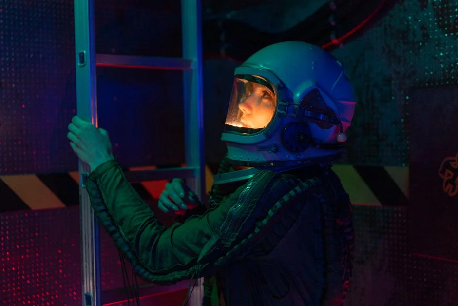 Indian Rocket Woman's Mars Mission Sari Now on Display at Smithsonian Museum