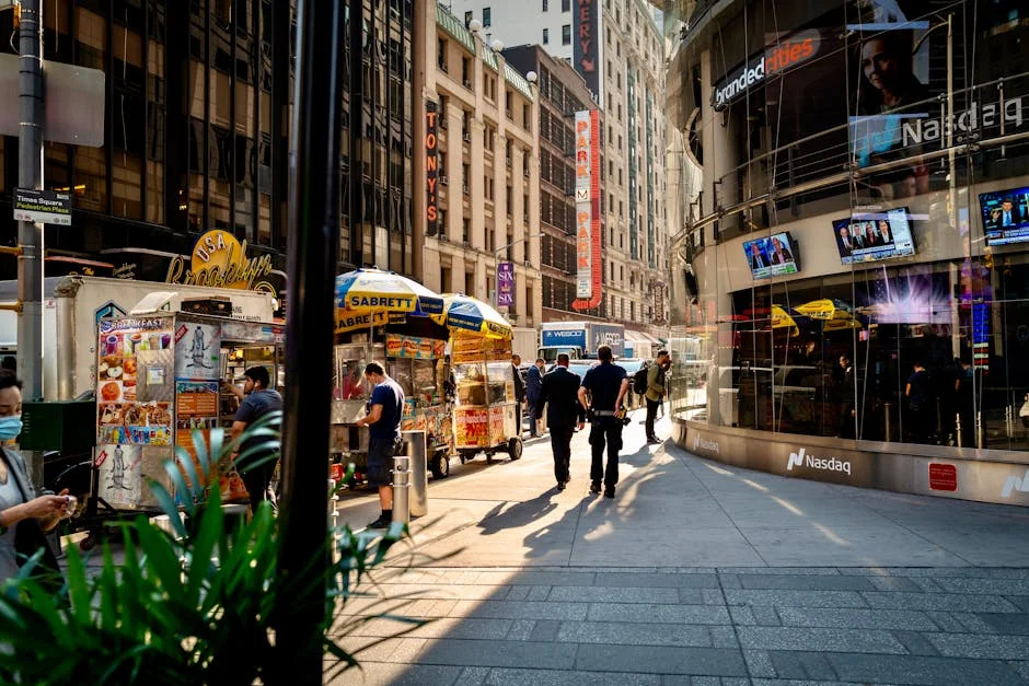 Nasdaq Dips as Contradictory Signals from Ormuz Shake Up Wall Street - Full Analysis