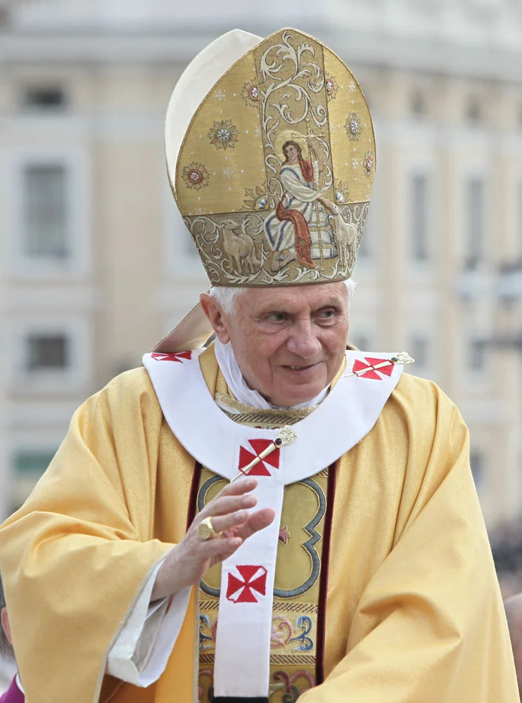 Pope Bento XVI's Unexplained Forgiveness Divides Global Faith Communities