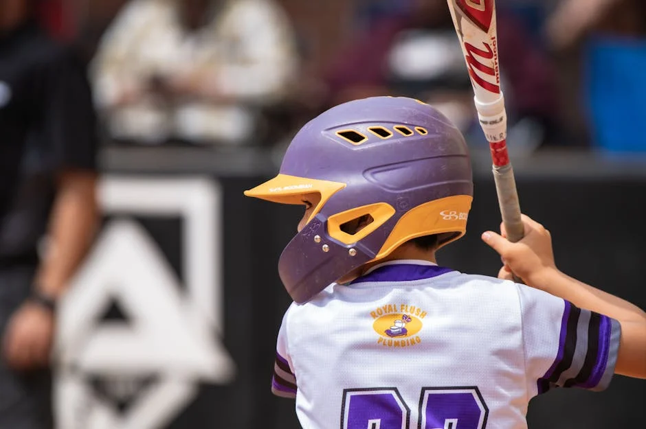 Spencer Steer's Home Run Ignites Cincinnati — Fans Celebrate